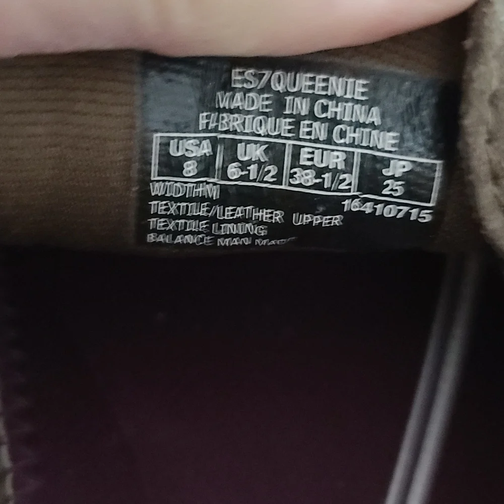 Easyspirit E360 Women's  Comfort Cushioned Slip-ons Tan Sparkly Threads Sz 8 EUC